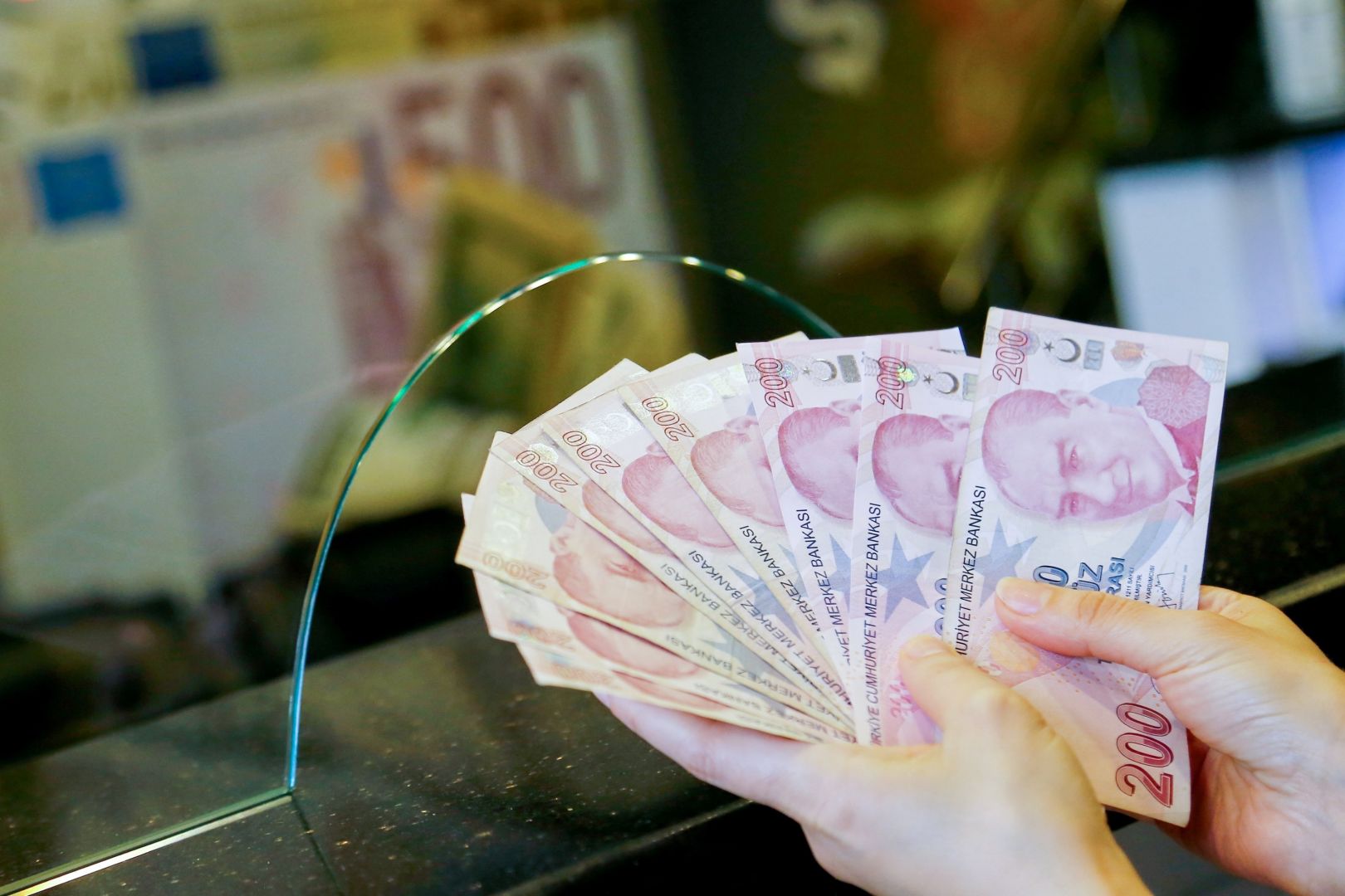 Debatable 37% Volatility in Turkish - US Dollar Parity Attracts Attention